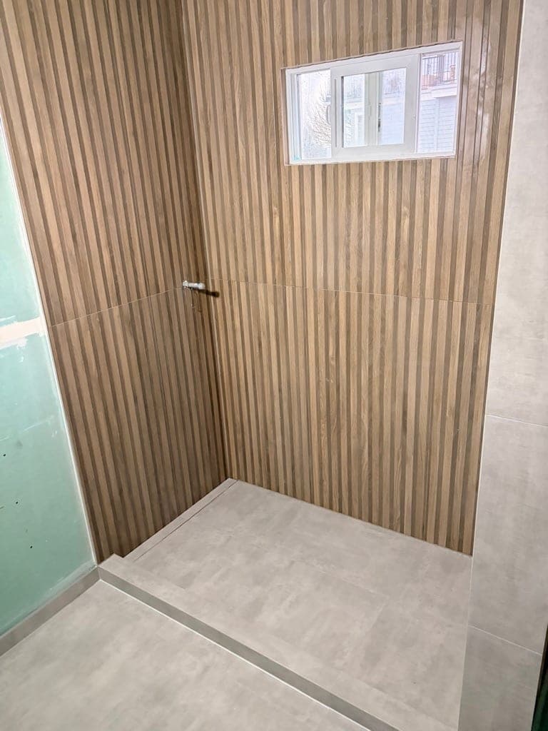 Slat Tile Shower in Concrete-Look Porcelain
